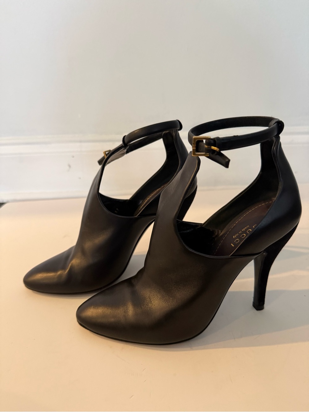 Gucci Black Leather Pointed-Toe Ankle-Strap Heels